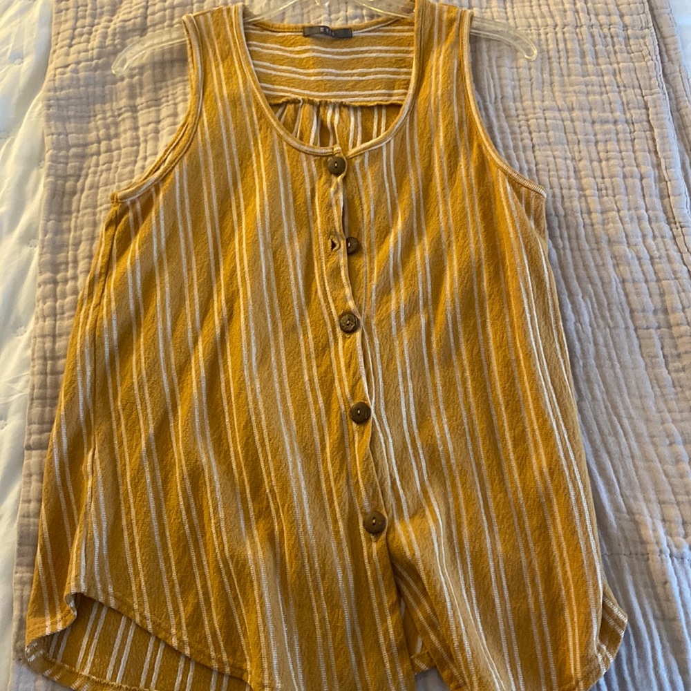 NEVER WORN summery tank top